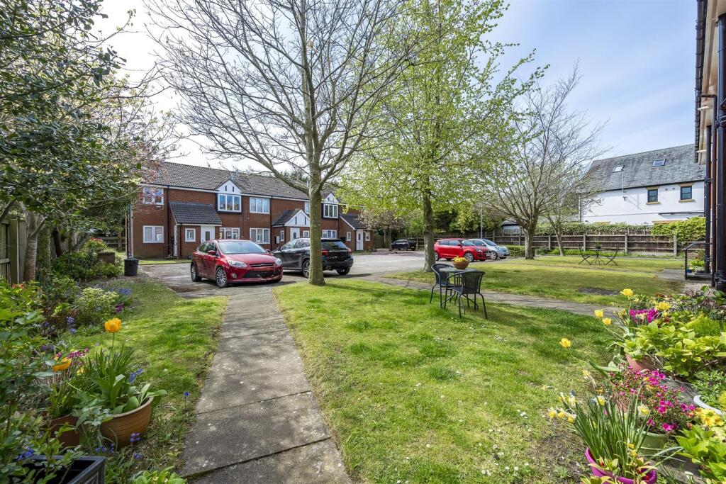 Communal Gardens and Parking
