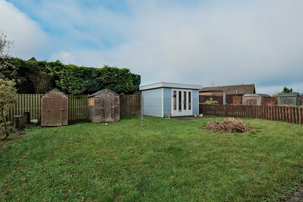 004-16 Hemmingen Court Carluke, ML8 5LX.jpg