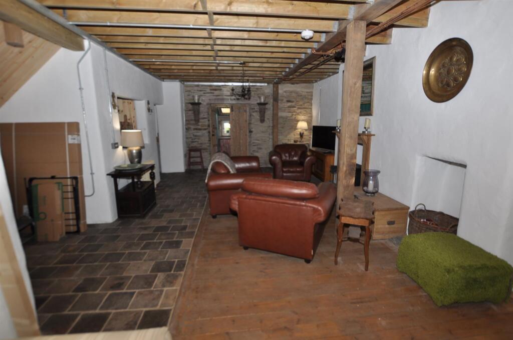 Open plan Lounge/Dining room