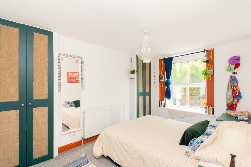 B1FHHEV - Bedroom C.jpg