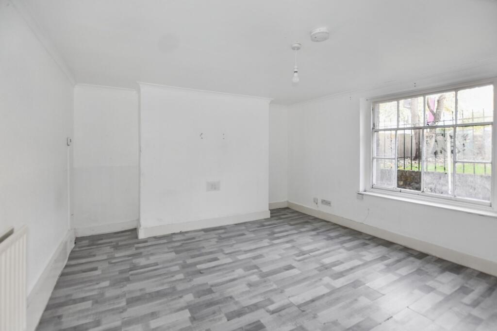 Flat A, 104 Peckham Hill Street, Peckham, London, SE15 5JT