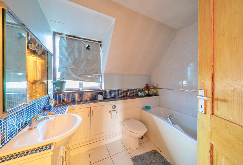 1376200-8-691c9d3...