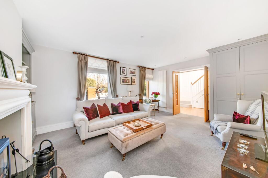 SITTING ROOM
