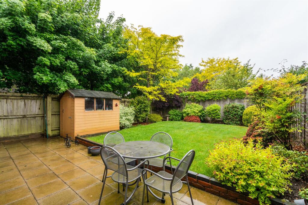 46 Hornbrook Grove_16.jpg