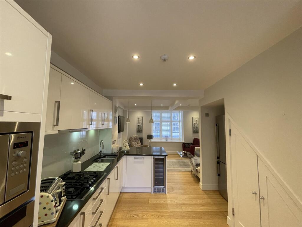 Lounge to kitchen.jpg