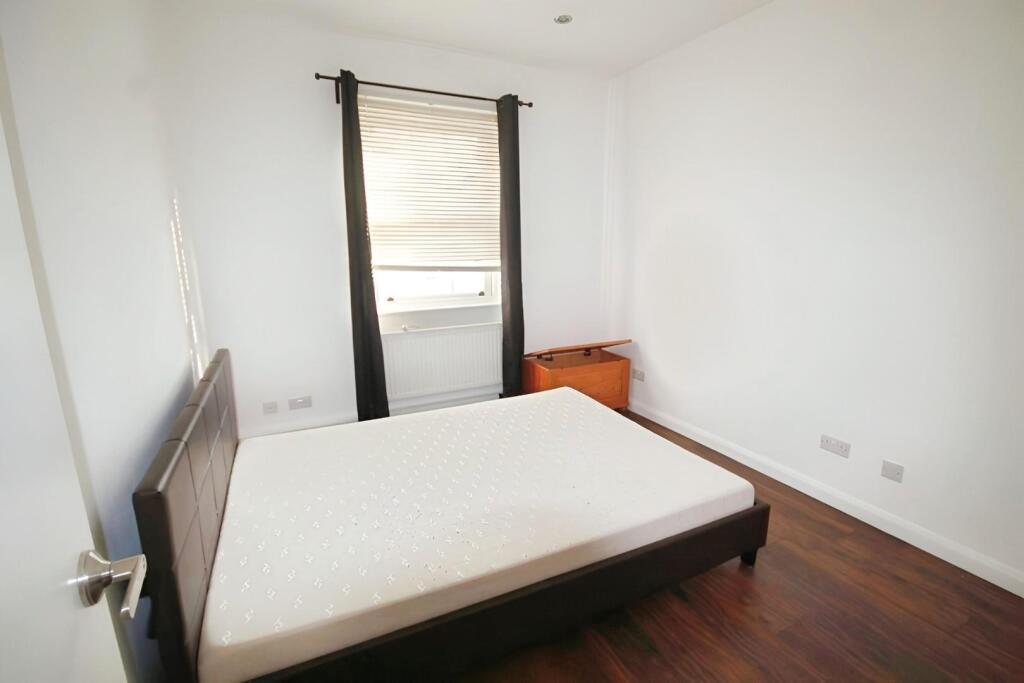 6eddd972-bedroom.jpg