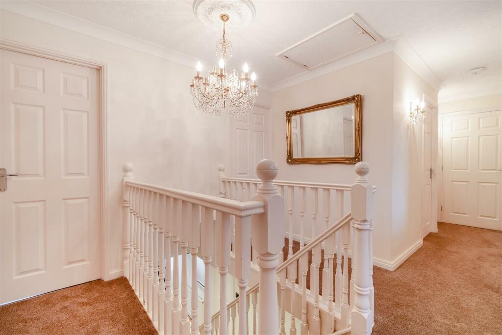 8576940-interior32.jpg