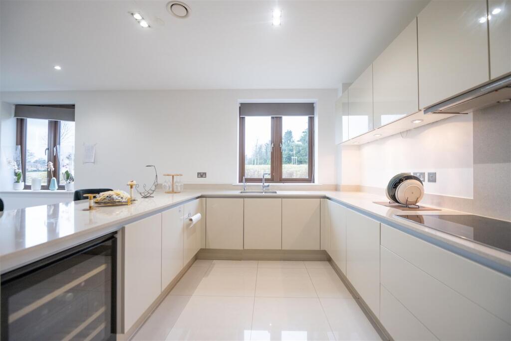 Kitchen         .jpg