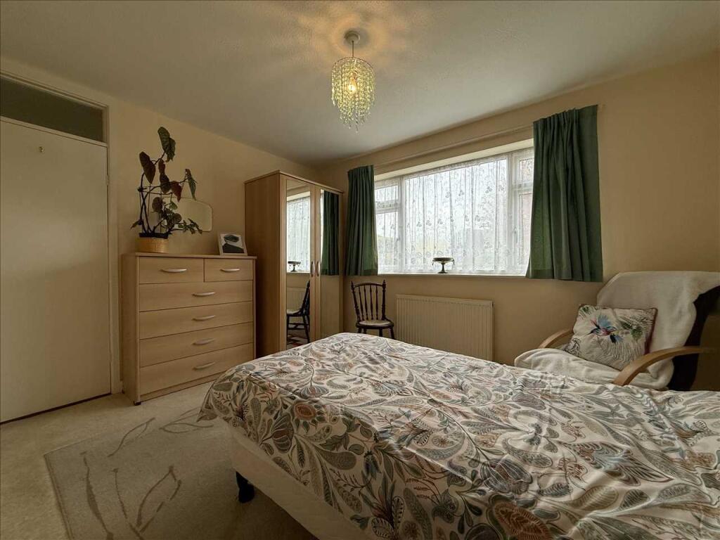 Bedroom (front)