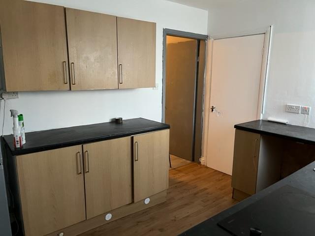 Kitchen2.jpg