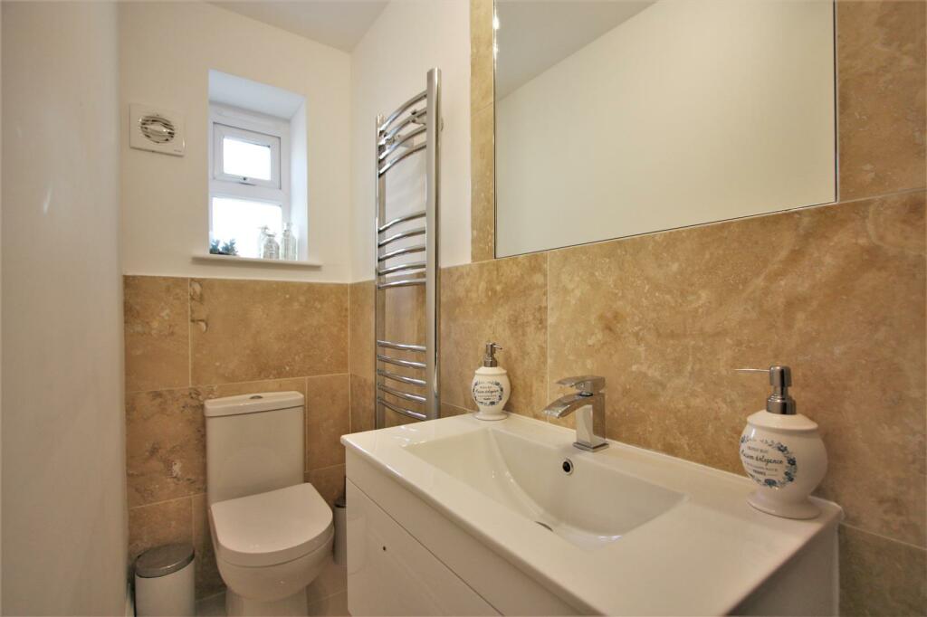 Flat 10, 10-12 Tolcarne Road Shower Room