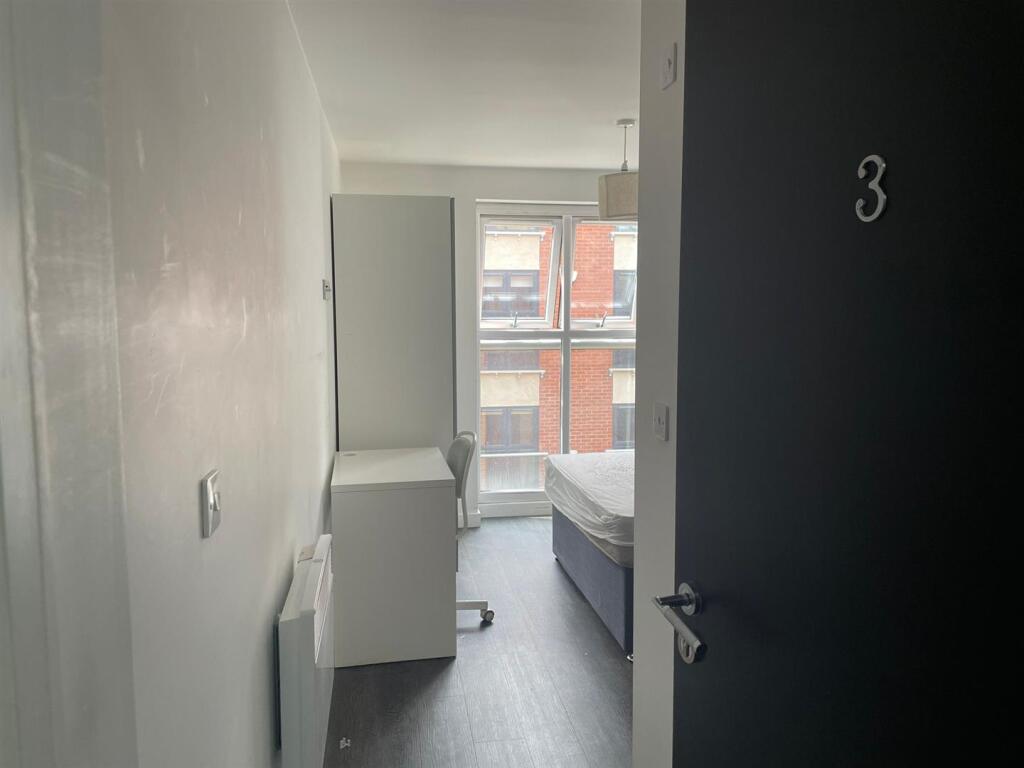 f3, 20 hyde terrace - room 3 .jpeg
