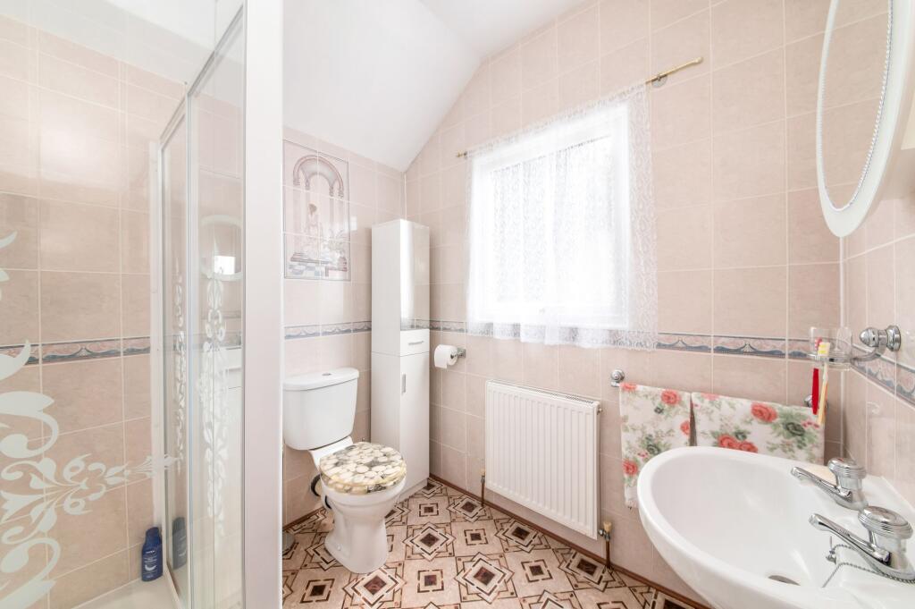 FIRST FLOOR SHOWER ROOM