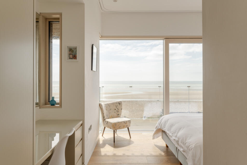 279970 - 20250424-THE-SEA-HOUSE_CAMBER_TMH-68_H...