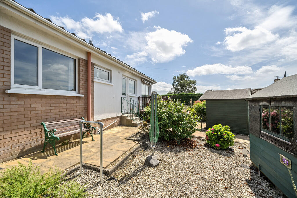 1316163-4-685d62b...