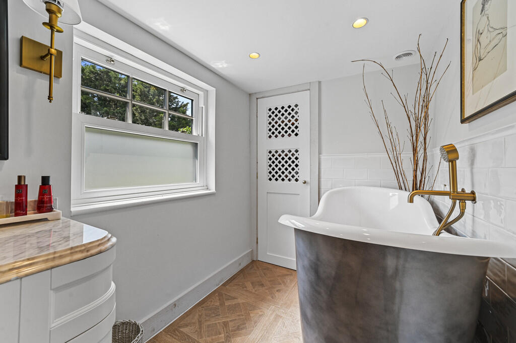 PT-FC(COL)-PondFa...