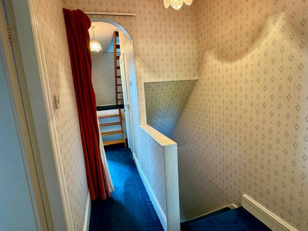 FIRST FLOOR LANDING