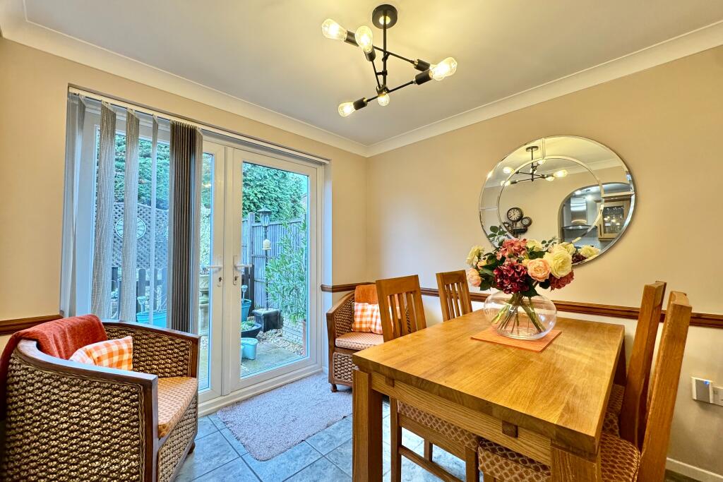 Grenadier Close, Locks Heath