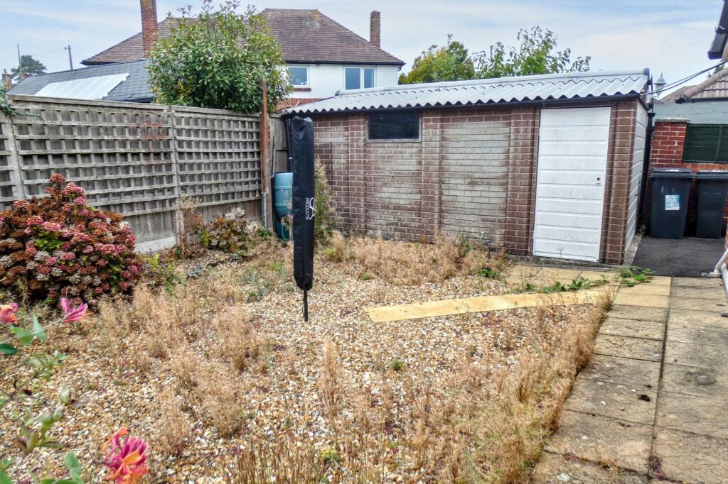 146 Castle Lane West, Bournemouth, BH9 3JZ