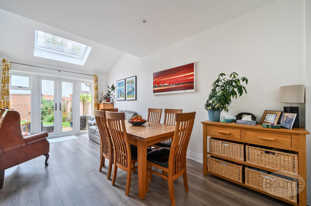 51052df2-fdff-4e8...