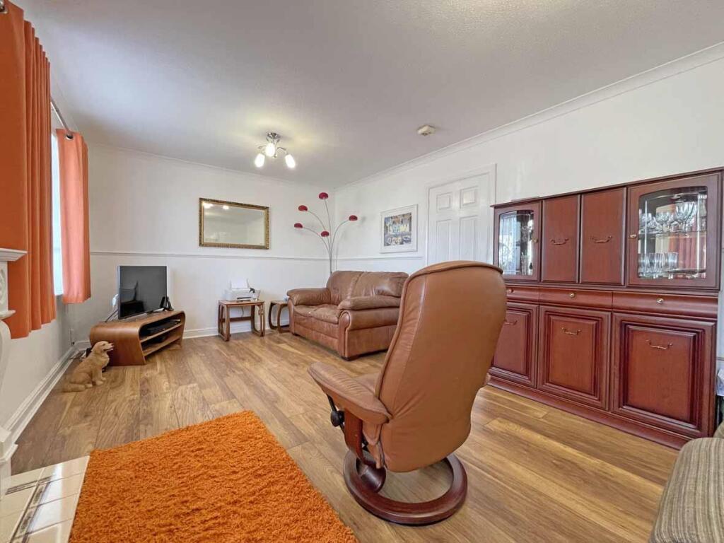 Eastcote Close 4 Lounge 2.jpg