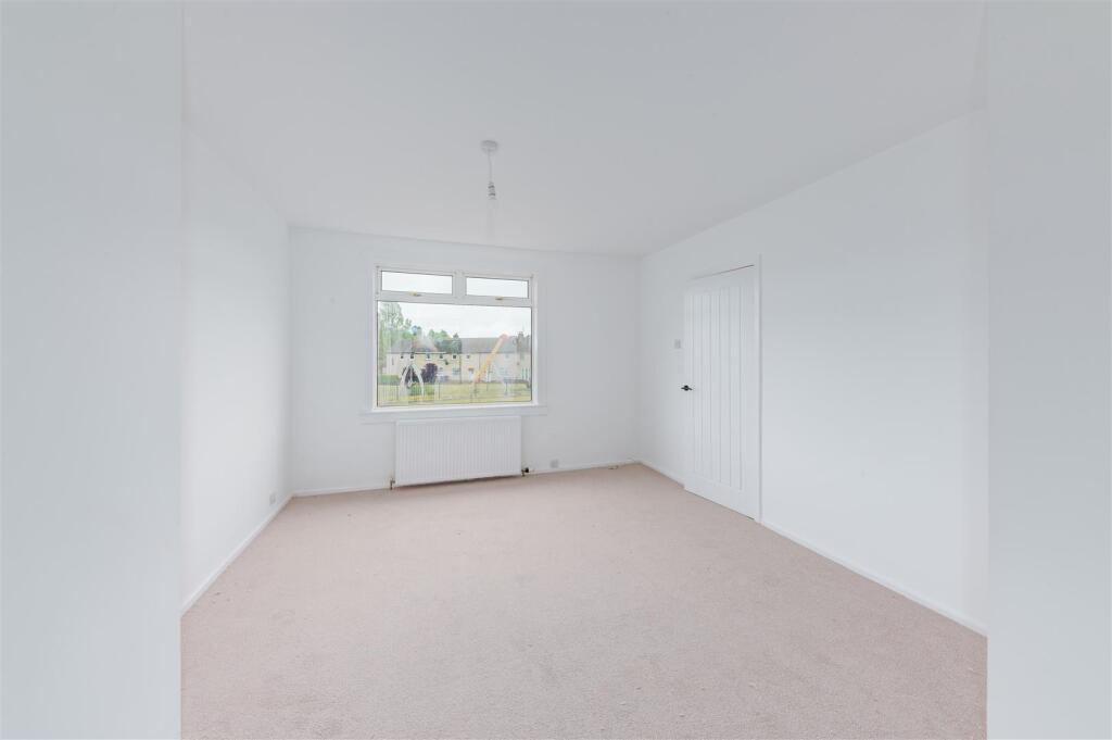 5 Ballantrae Terrace Dundee-3.JPG