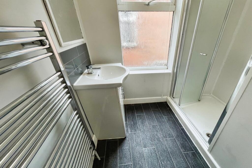 First Floor Shower R