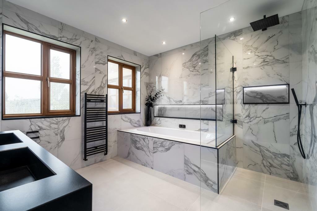 Master En-Suite