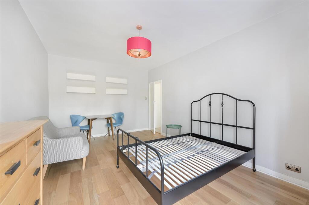 LANGHAM COURT  (7).jpg