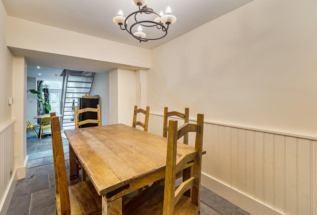 1372510-7-6911ea7...