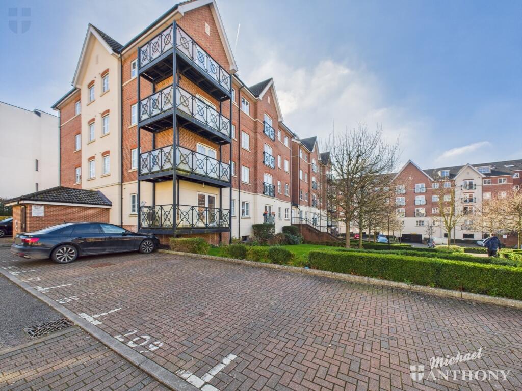 CAM03852G0-PR0209-STILL012