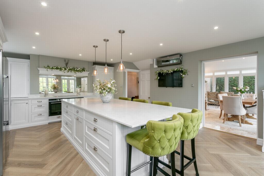 Kitchen/Breakfast rm