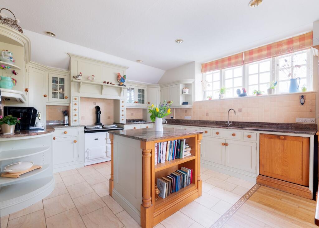 6814ca20e99b5_Cockmoyle-10