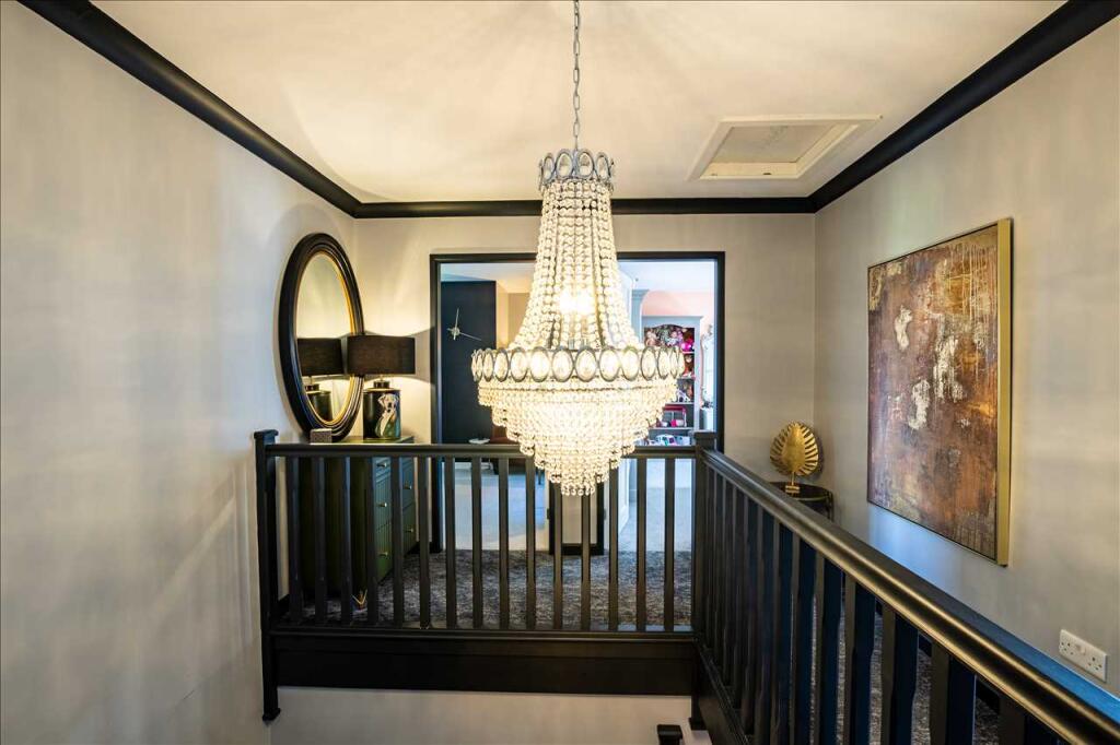 FIRST FLOOR LANDING