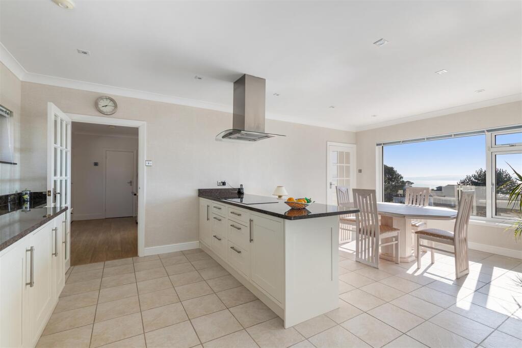 A24 - Rock Edge Rock End Avenue Torquay - 250304.j