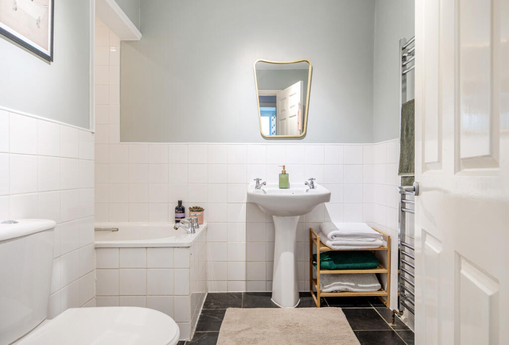 1317835-7-687a688...