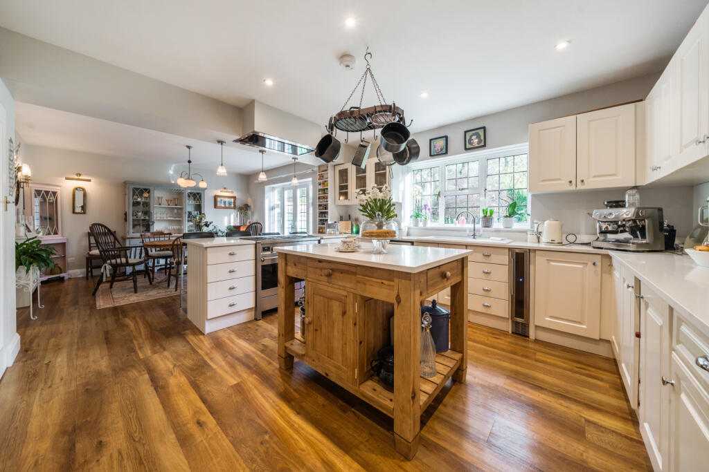 Kitchen/Breakfast Rm