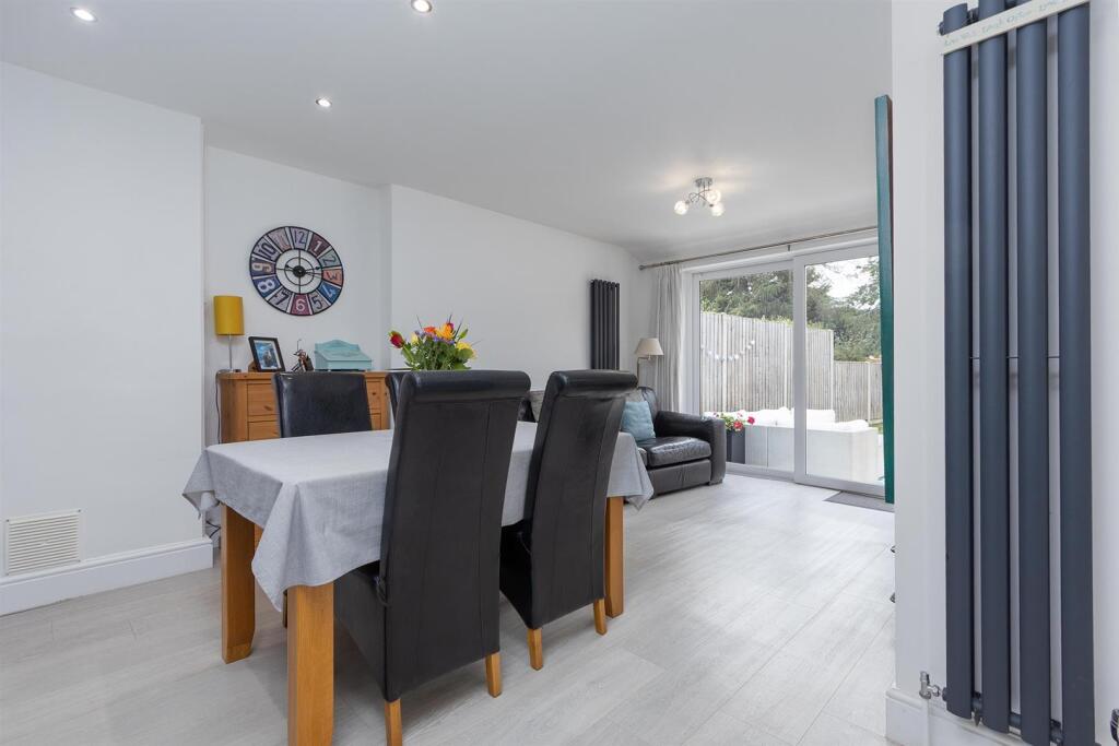 7 Shenstone Avenue, Rugby (6).jpg