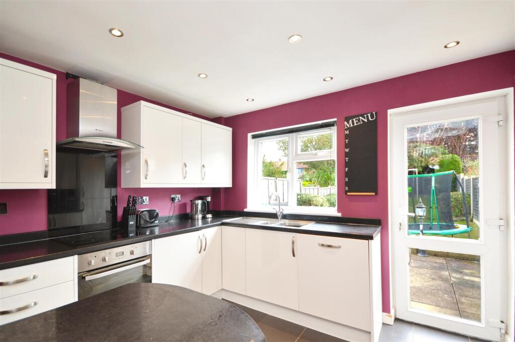 Kitchen / Breakfast Room