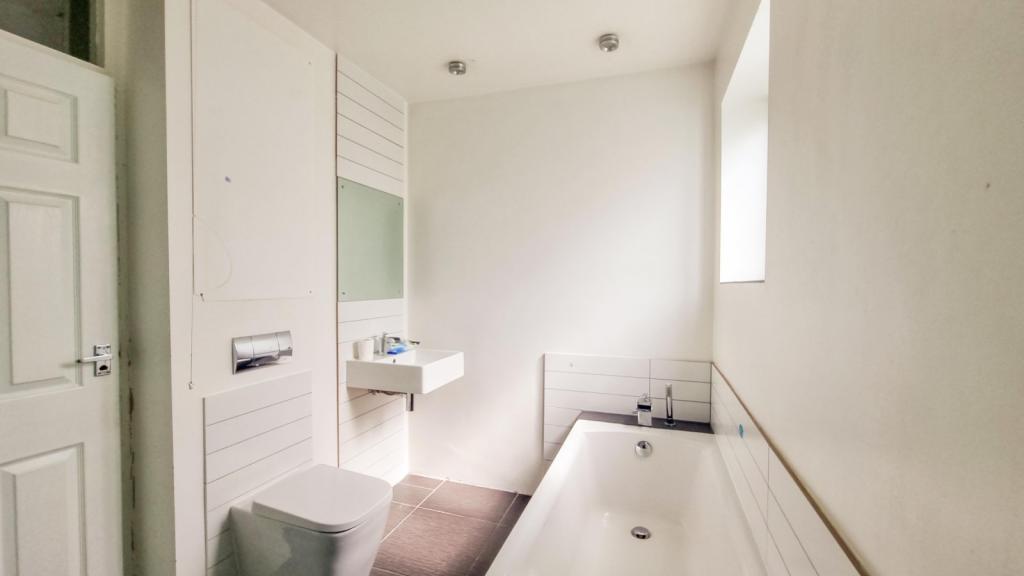 Bathroom 1.1