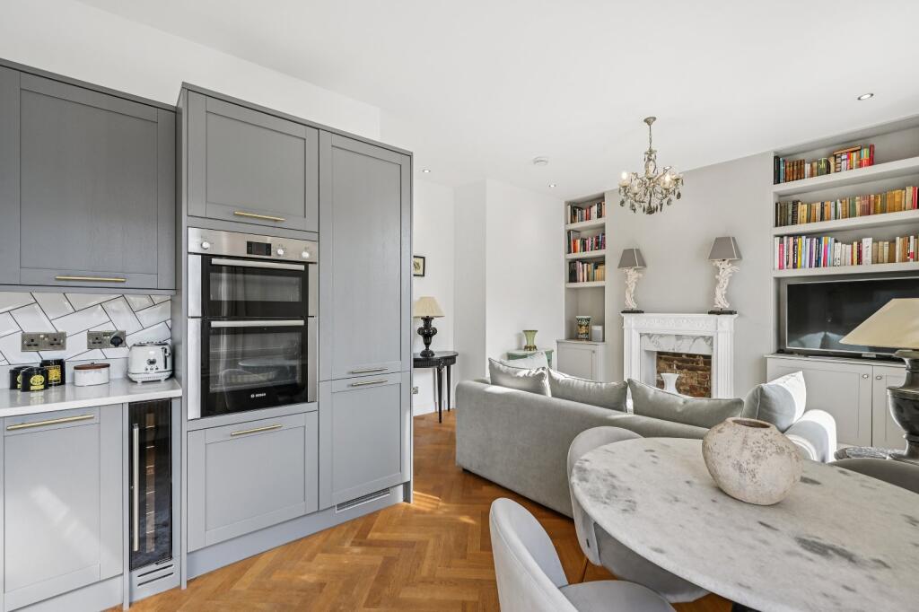 Kitchen / Reception