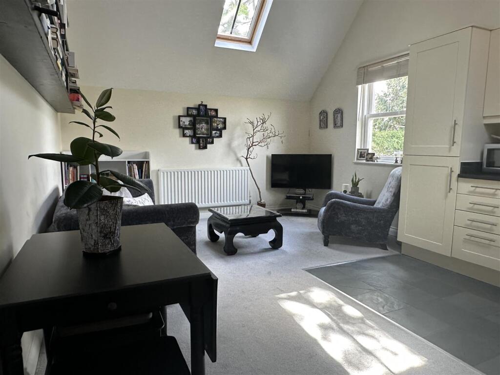 Open Plan Kitchen / Dining Room