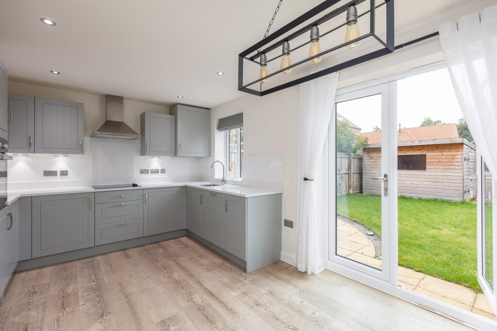 Waterside Court 6 Kitchen Diner