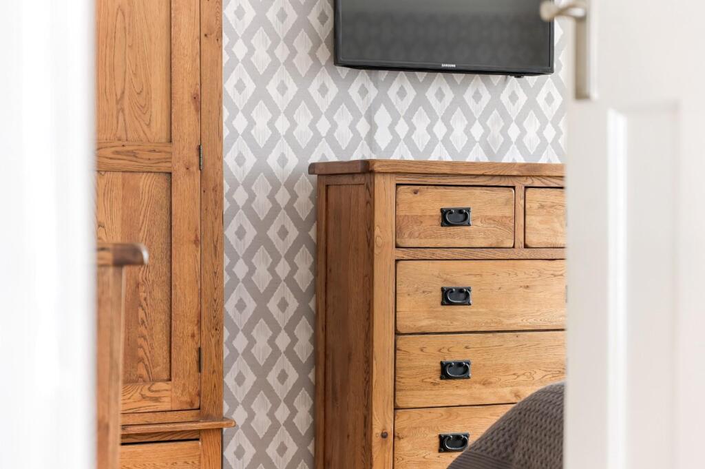 ELMWOOD DRIVE (1).jpg