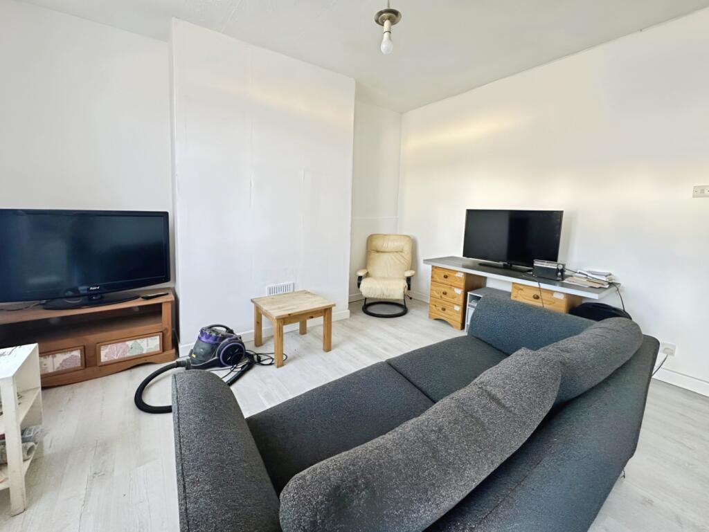 pbox-living_room-323482.jpeg