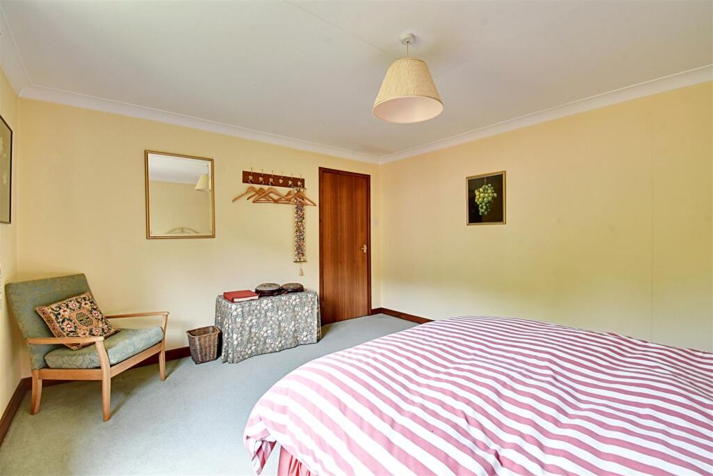 Bedroom 2_2.jpg