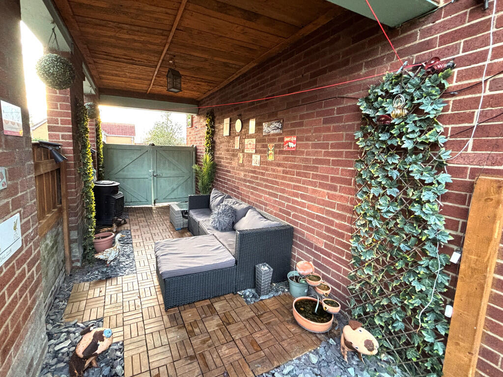 Covered Carport/S...