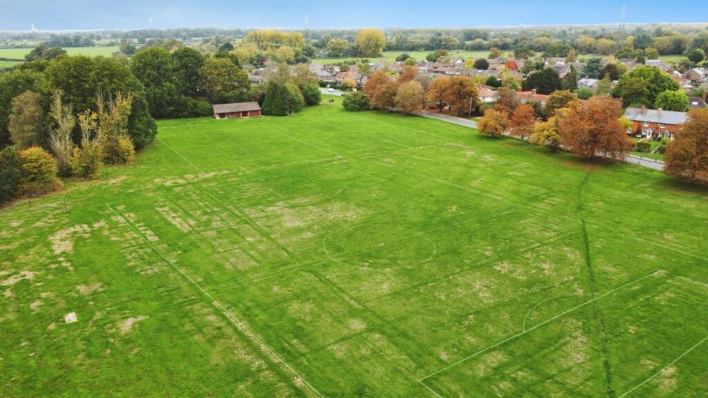 EweMove Estate Agents Basingstoke - Dursley Cottag