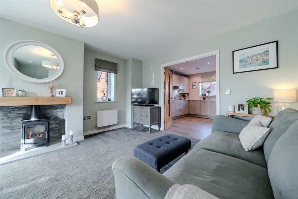Living Room-3.jpg