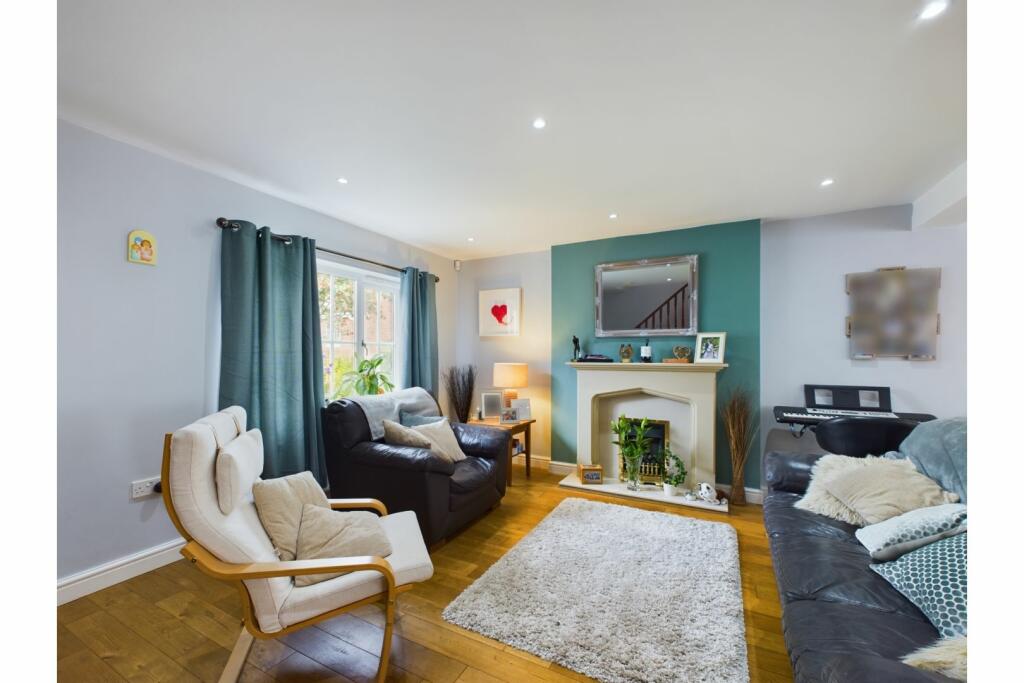 Lounge/Dining Room